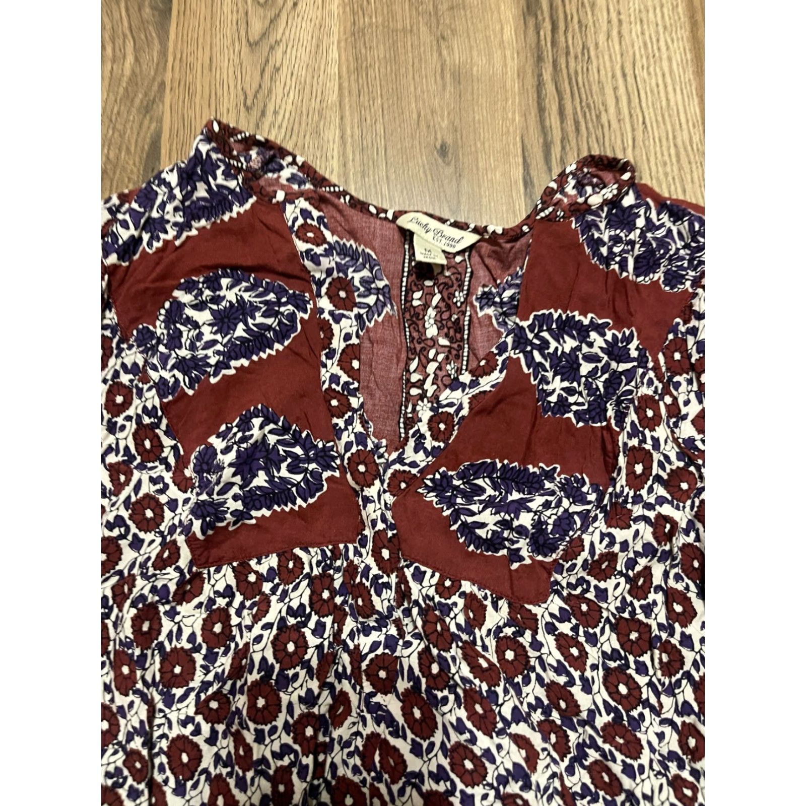 Lucky Brand Lucky Brand Shirt Womens Size M V-Neck Floral Long Sleeve White Brown Blue Casual 90s Modern Basic Regular Fit Free Return Size M / US 6-8 / IT 42-44 - 5 Thumbnail