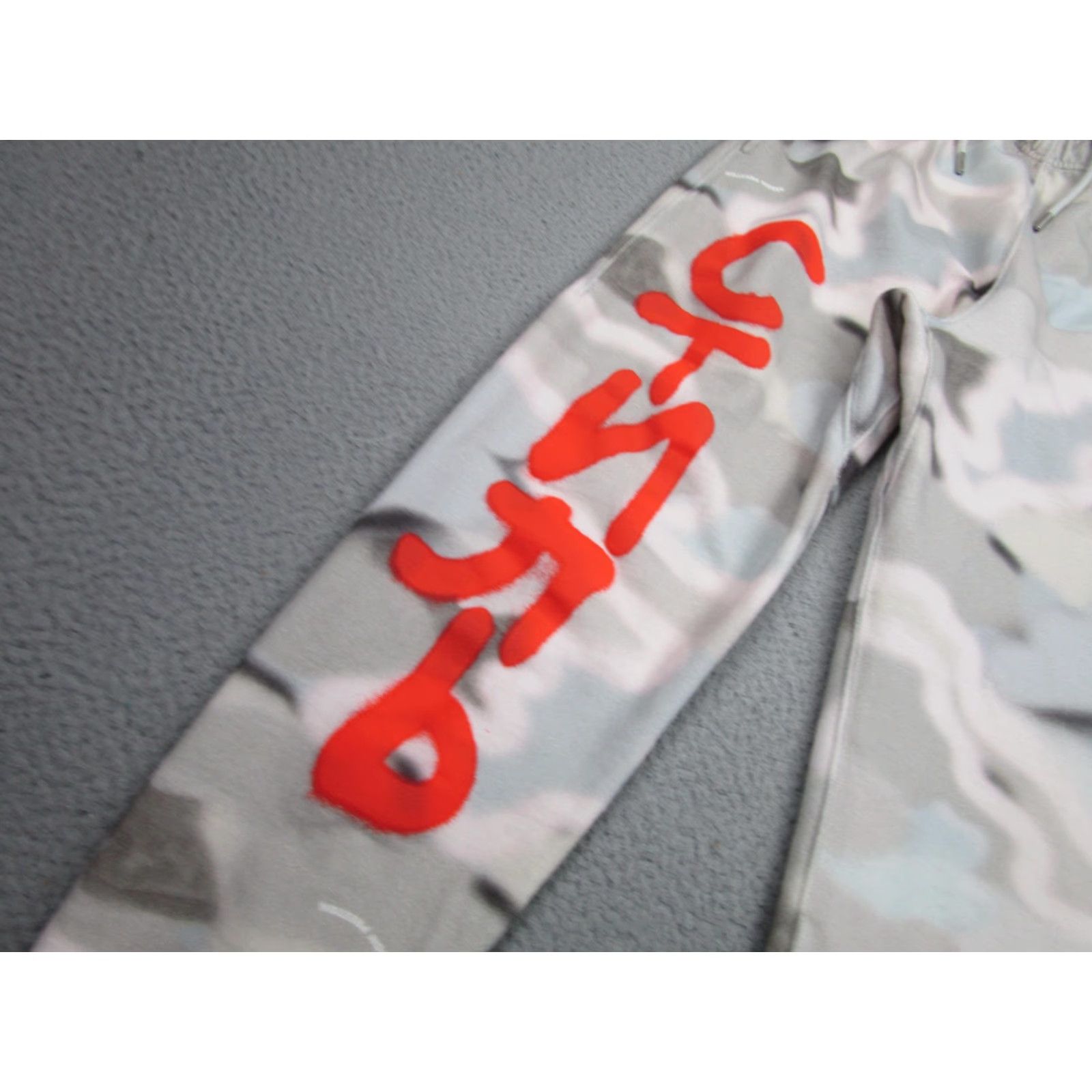 Heron Preston VINTAGE Heron Preston Jogger Pant Main Brand Gray Camo Sweatpants Mens Small Adult Regular S Cotton Fleece Elastic Drawstring 100% Cotton 28in Mens Size US 29 - 3 Thumbnail