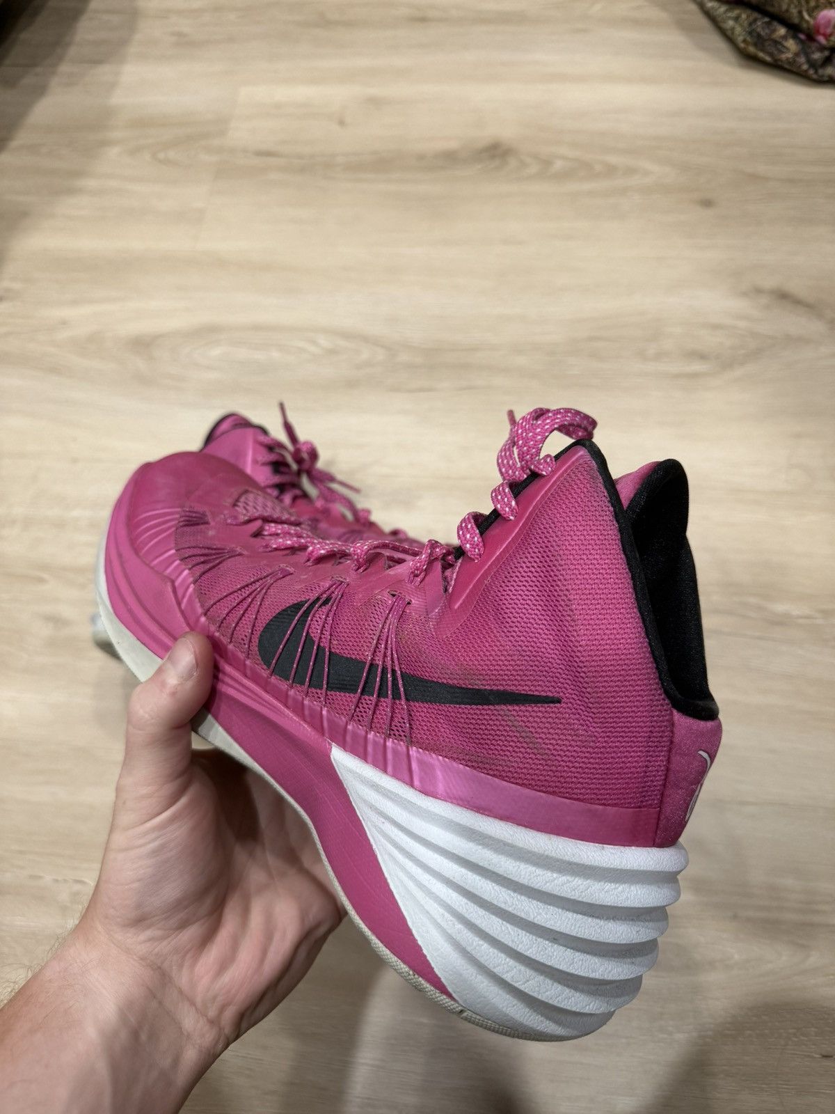 Nike Nike Hyperdunk 2013 Pink Breast Cancer Awareness Size US 12 / EU 45 - 3 Thumbnail
