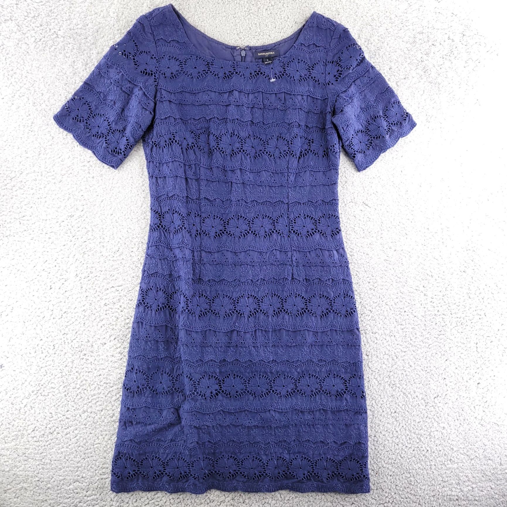 Banana Republic Banana Republic Blue Eyelet Lace Dress Knee Length Scoop Neck Women Size 0 Size XS / US 0-2 / IT 36-38 - 2 Thumbnail