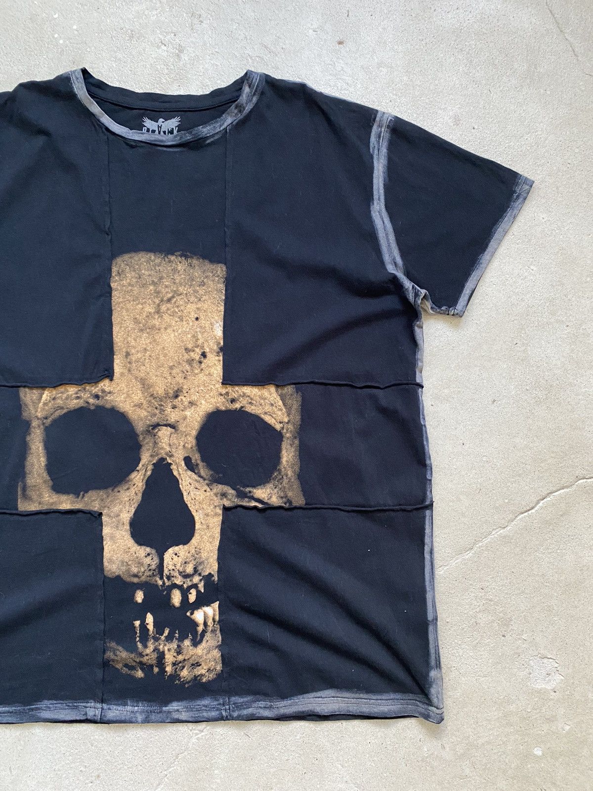 Band Tees Vintage Y2K Scull Patchwork T Shirt Japan Style Size US XXL / EU 58 / 5 - 3 Thumbnail