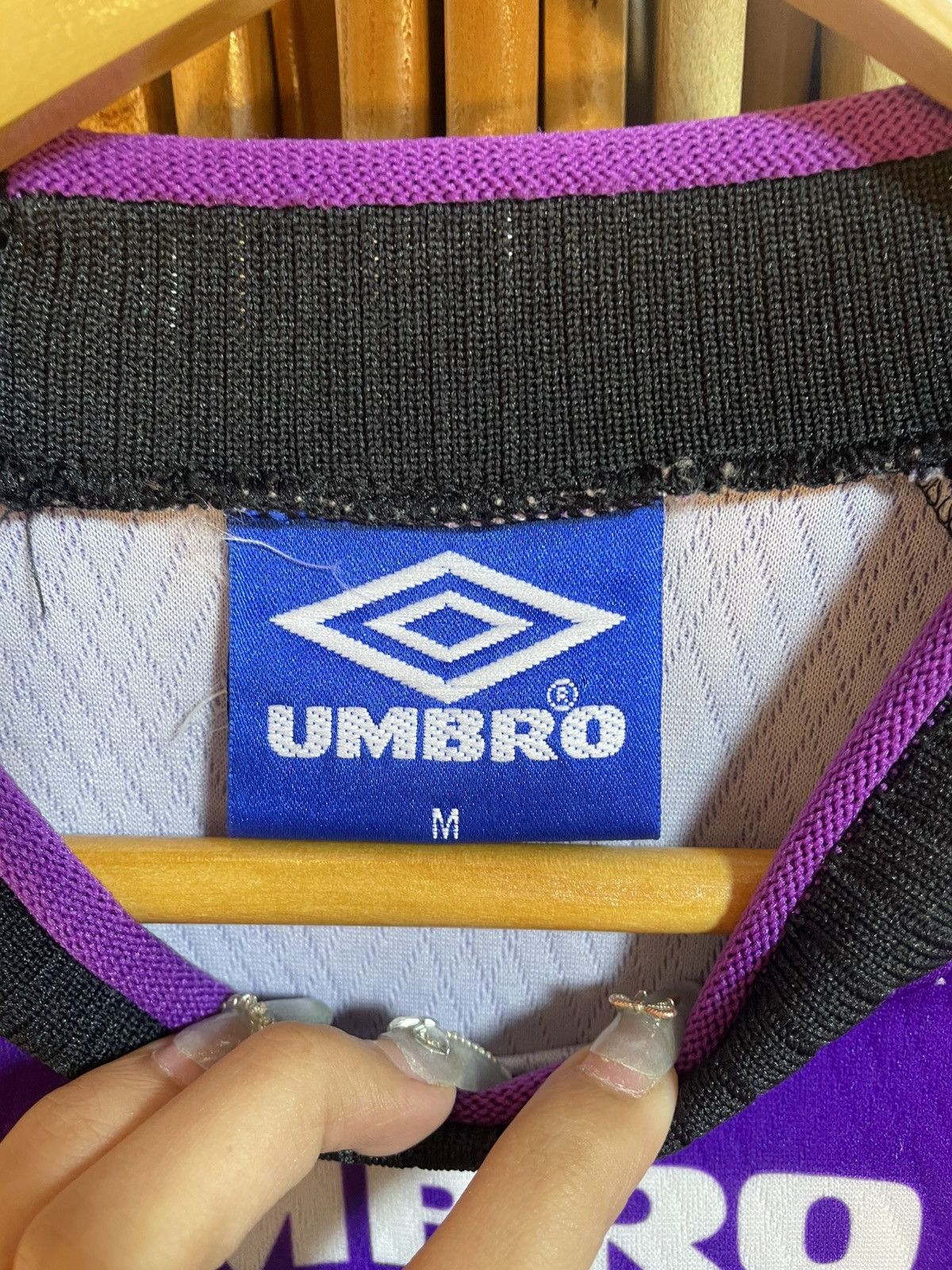 Umbro Vintage 1996-1997 Manchester United Goalkeeper Kit Size US M / EU 48-50 / 2 - 4 Thumbnail