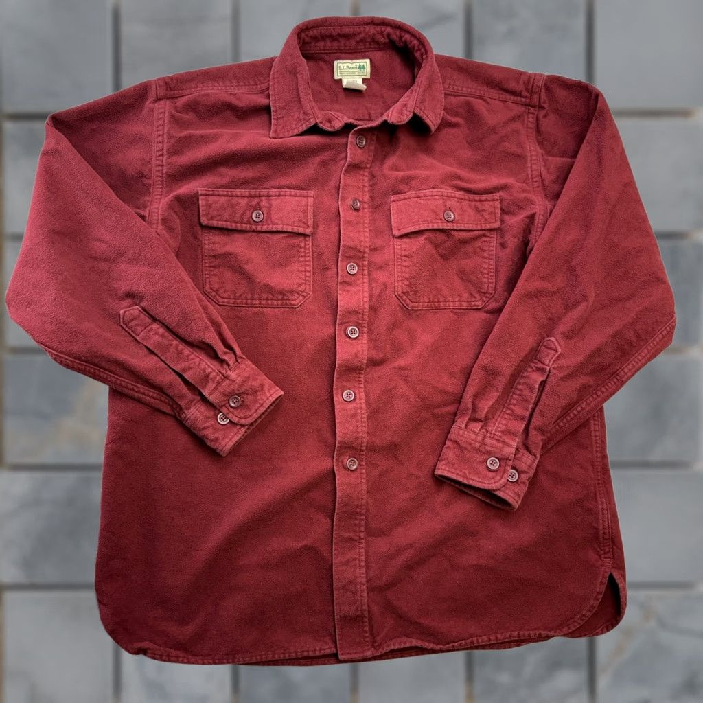 Vintage LL Bean Chamois Cloth Shirt Mens Large Deep Red Heavy Cotton Flannel Work Chore Shirt Size US L / EU 52-54 / 3 - 1 Thumbnail