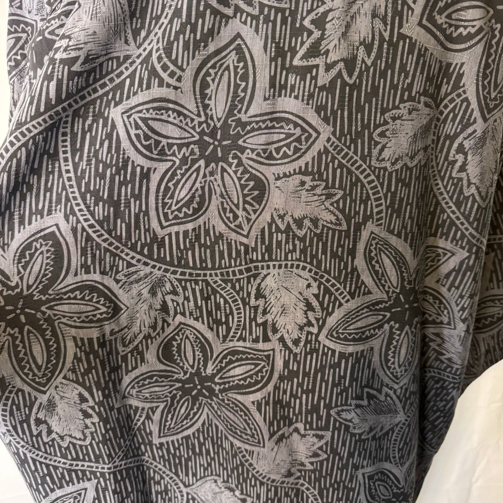 Tommy Bahama Tommy Bahama 100% Silk camp loop collar hawaiian shirt L Size US L / EU 52-54 / 3 - 5 Thumbnail