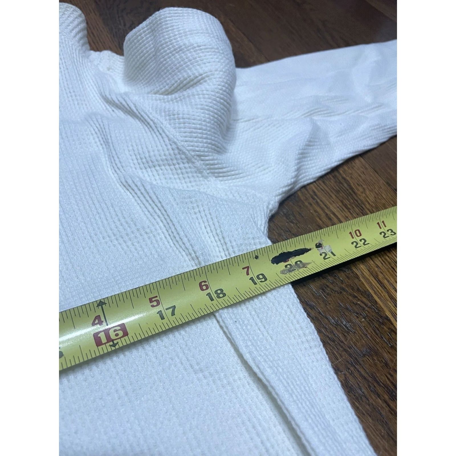 Disney VINTAGE Disney Womens L T Shirt Winnie the Pooh Henley Button Long Sleeve White Christmas Men/Women Shirt Size L / US 10 / IT 46 - 4 Thumbnail