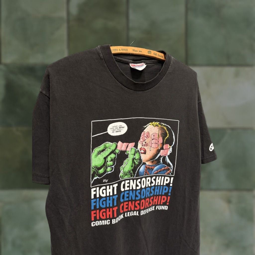 Vintage VINTAGE Frank Miller Fight Censorship Comic Book Defense Fund Tee Large Black Graphic Tee Shirt 1990s Mens Size US L / EU 52-54 / 3 - 1 Thumbnail