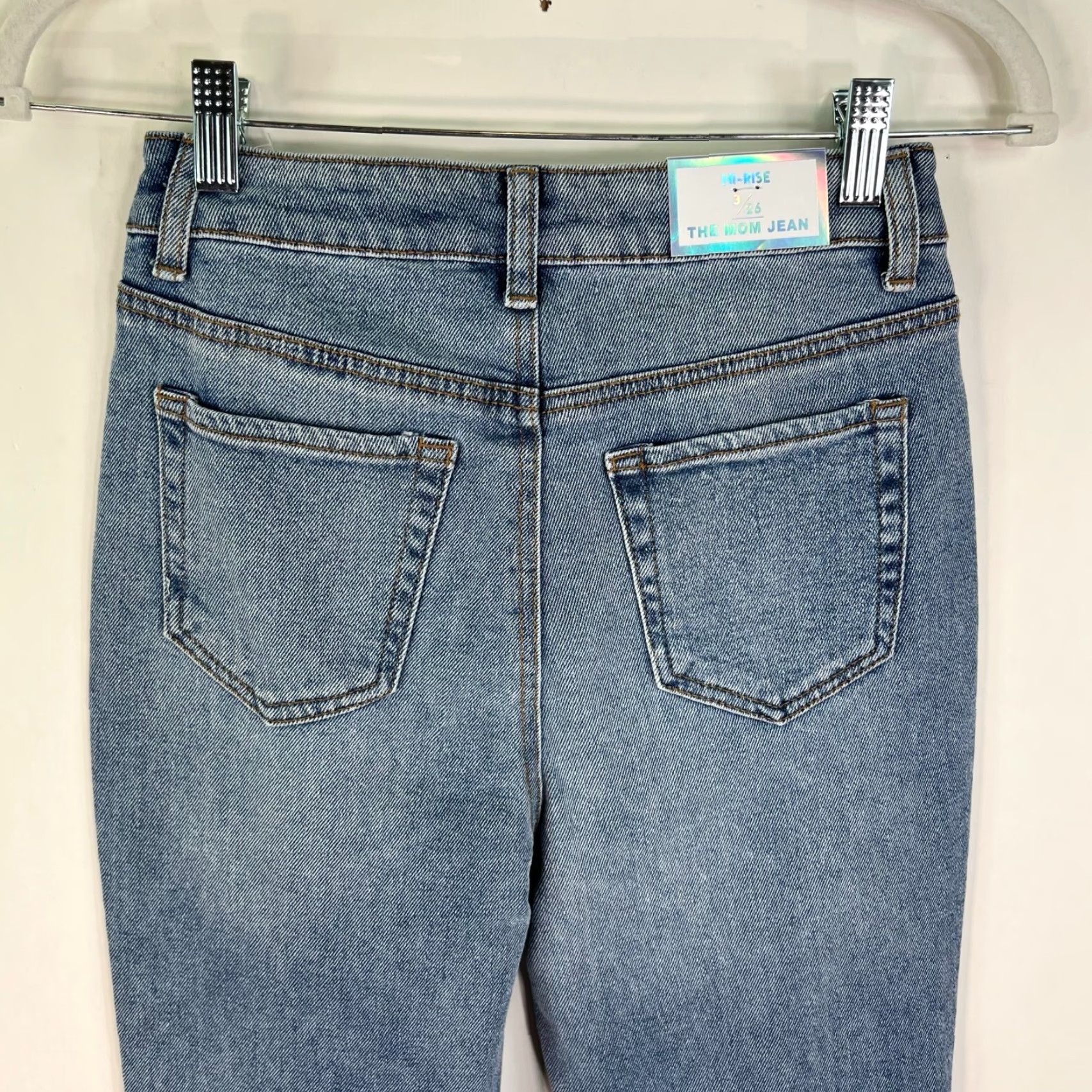 Vintage Tinseltown Distressed Mom Jeans Womens Size 3/26 Blue Medium Wash High Rise Size 26" / US 2 / IT 38 - 7 Thumbnail