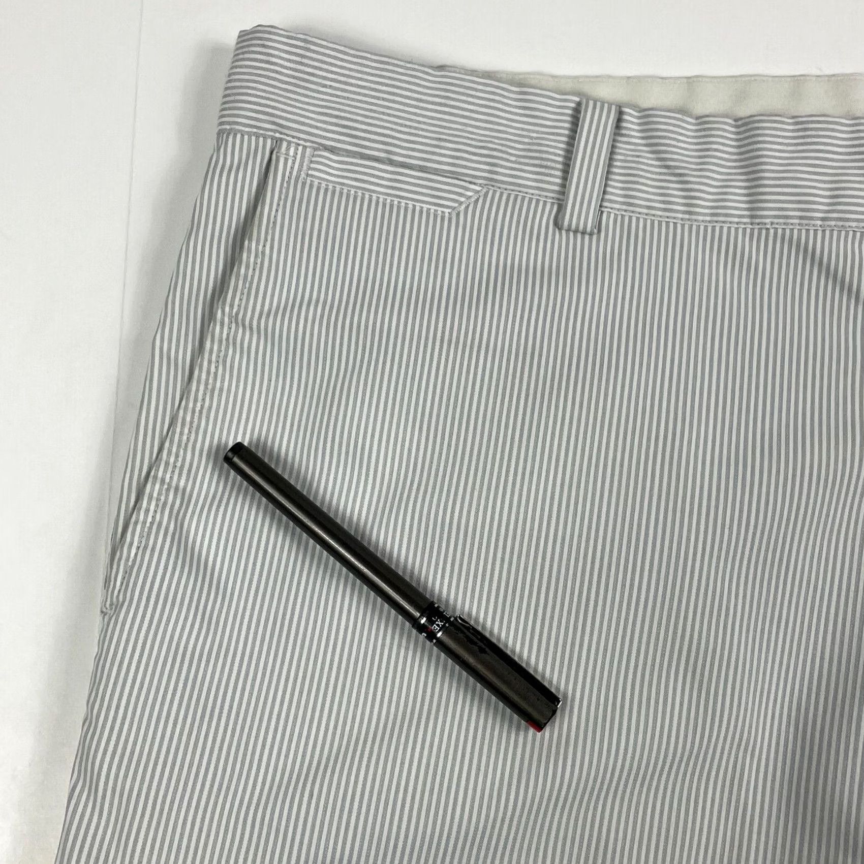 Nike Nike Shorts Men's 40 x 11 White Gray DriFit Golf Chino Casual Lightweight Golfing - Men’s Size US 40 / EU 56 - 2 Thumbnail