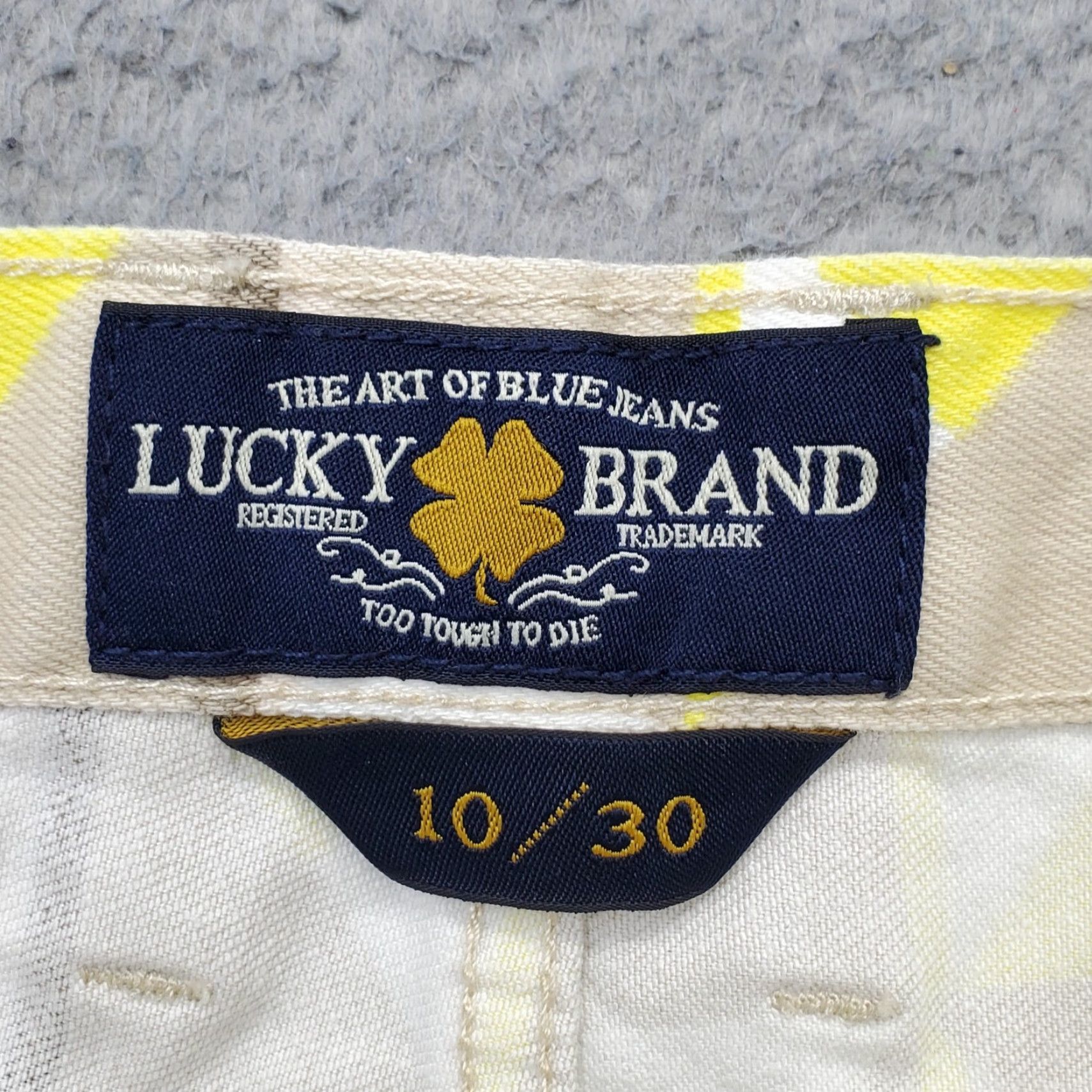 Lucky Brand Lucky Brand Riley Shorts Womens 10 Geometric Summer Comfort Fit Denim 5-Pocket Casual Travel White? Size 32" / US 10 / IT 46 - 6 Thumbnail