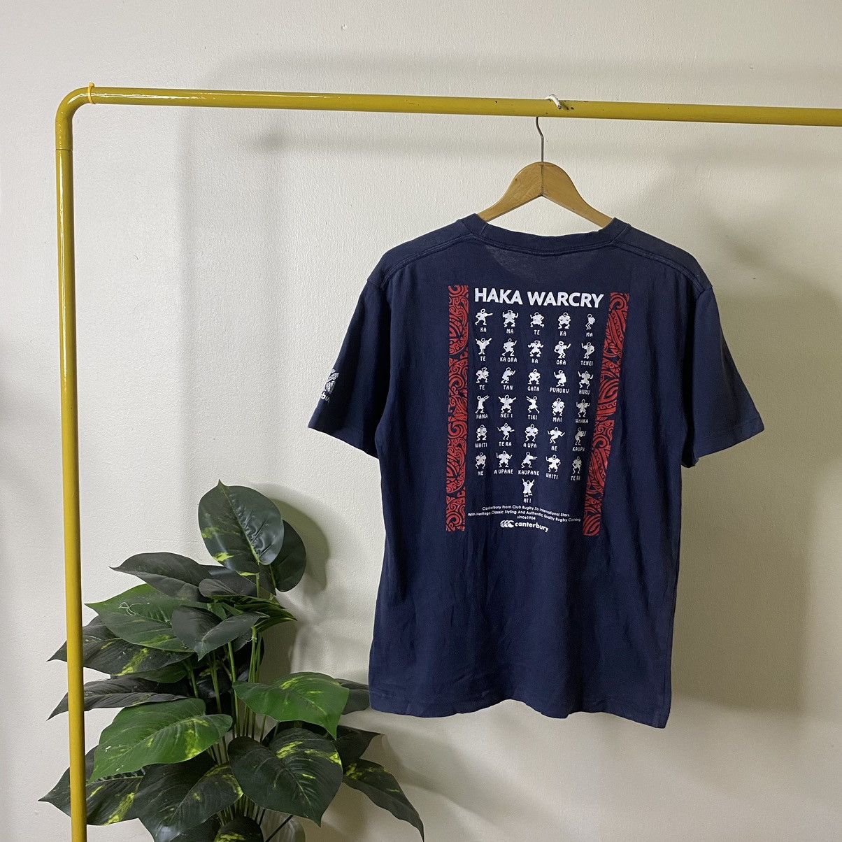 Canterbury of New Zealand Vintage Y2K Canterbury How To Perform Haka Warcry Rugby Tee Size US S / EU 44-46 / 1 - 1 Thumbnail