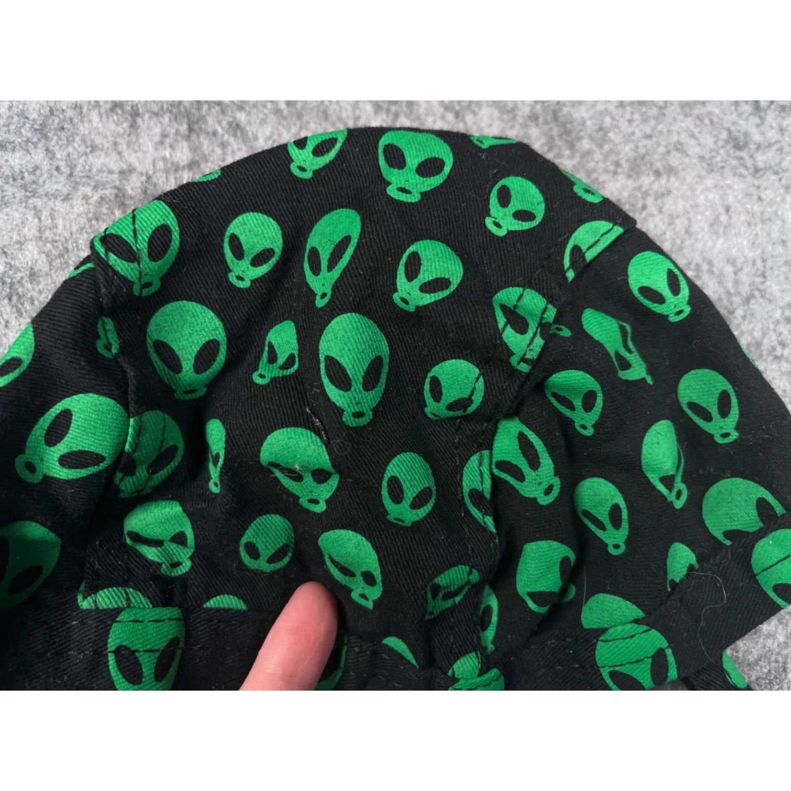 Vintage Womens Beanie Hat - Alien All Over Print Scrub Cap - Green Knit Cotton Polyester - Size S - Lightweight Adjustable - Outdoor Ski Activewear Casual Size ONE SIZE - 2 Thumbnail