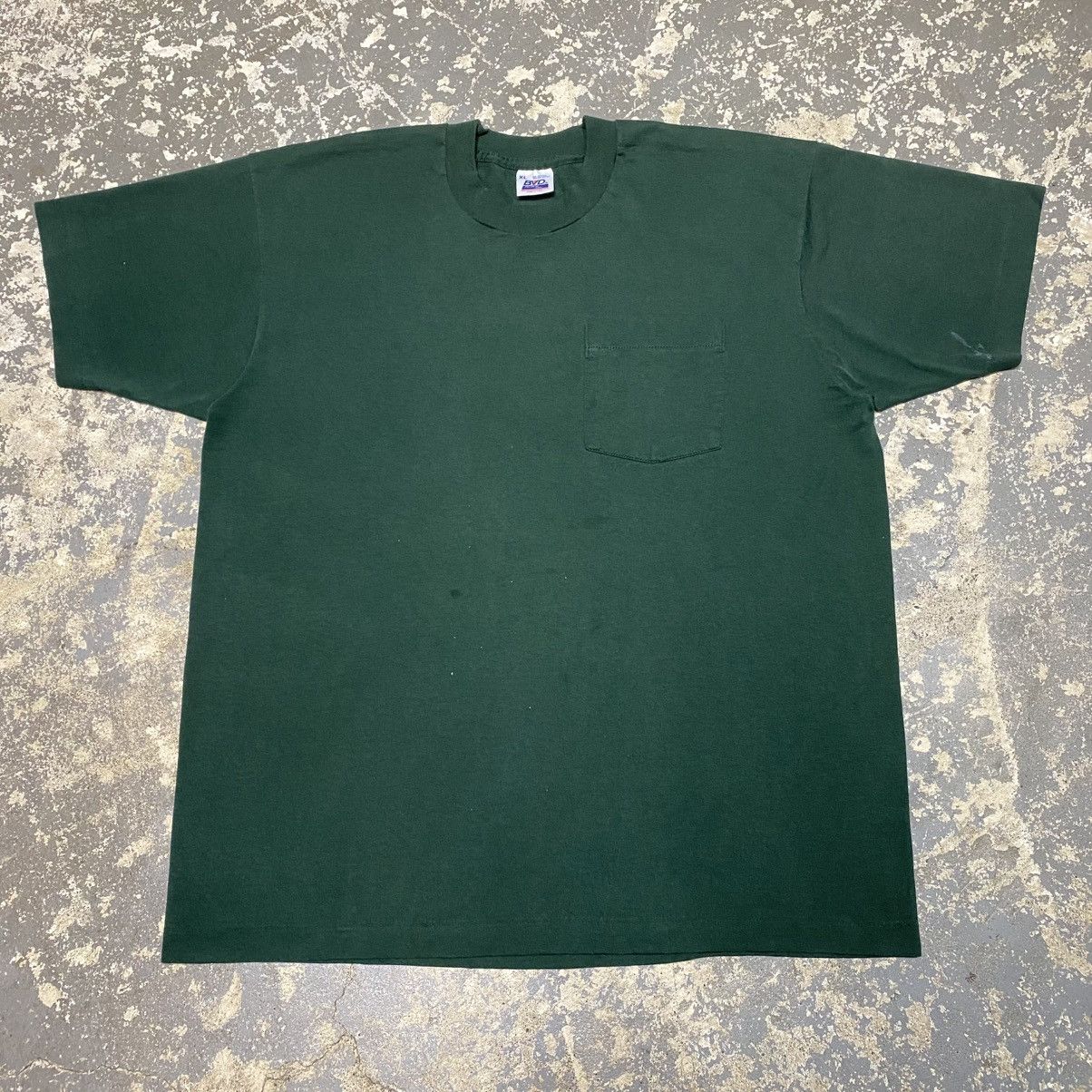 Vintage Vintage BVD Blank Green Single Stitch Pocket Tshirt Size US XL / EU 56 / 4 - 1 Thumbnail