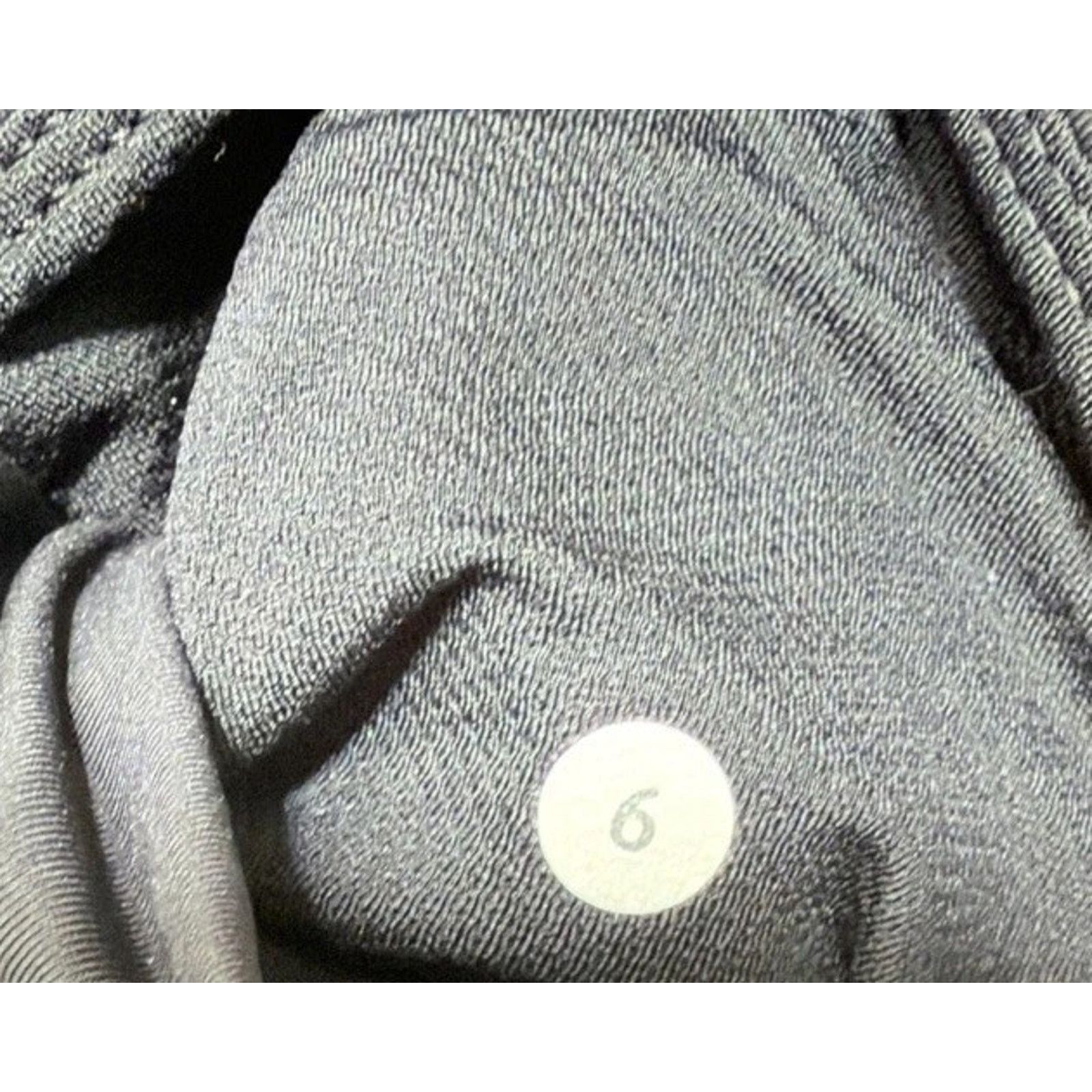 Lululemon Lululemon Training Tough crop sz 6 Black capri leggings mesh Size 28" / US 6 / IT 42 - 6 Thumbnail
