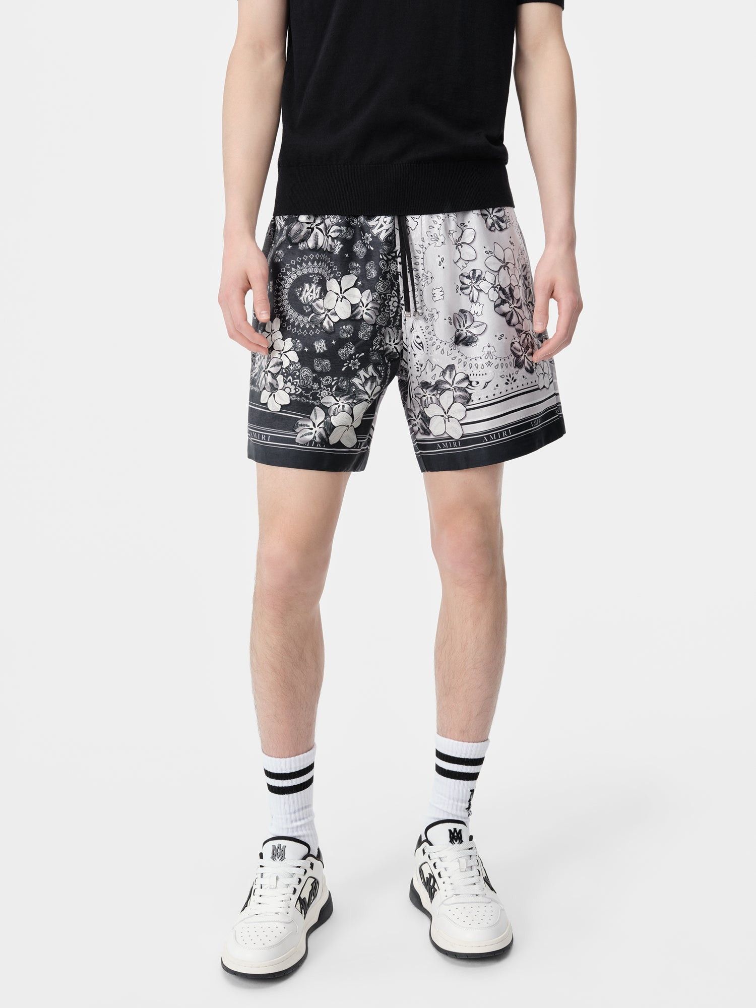 Amiri o1s1wg110825 Bandana Floral Shorts in Multicolor Size US 32 / EU 48 - 4 Thumbnail