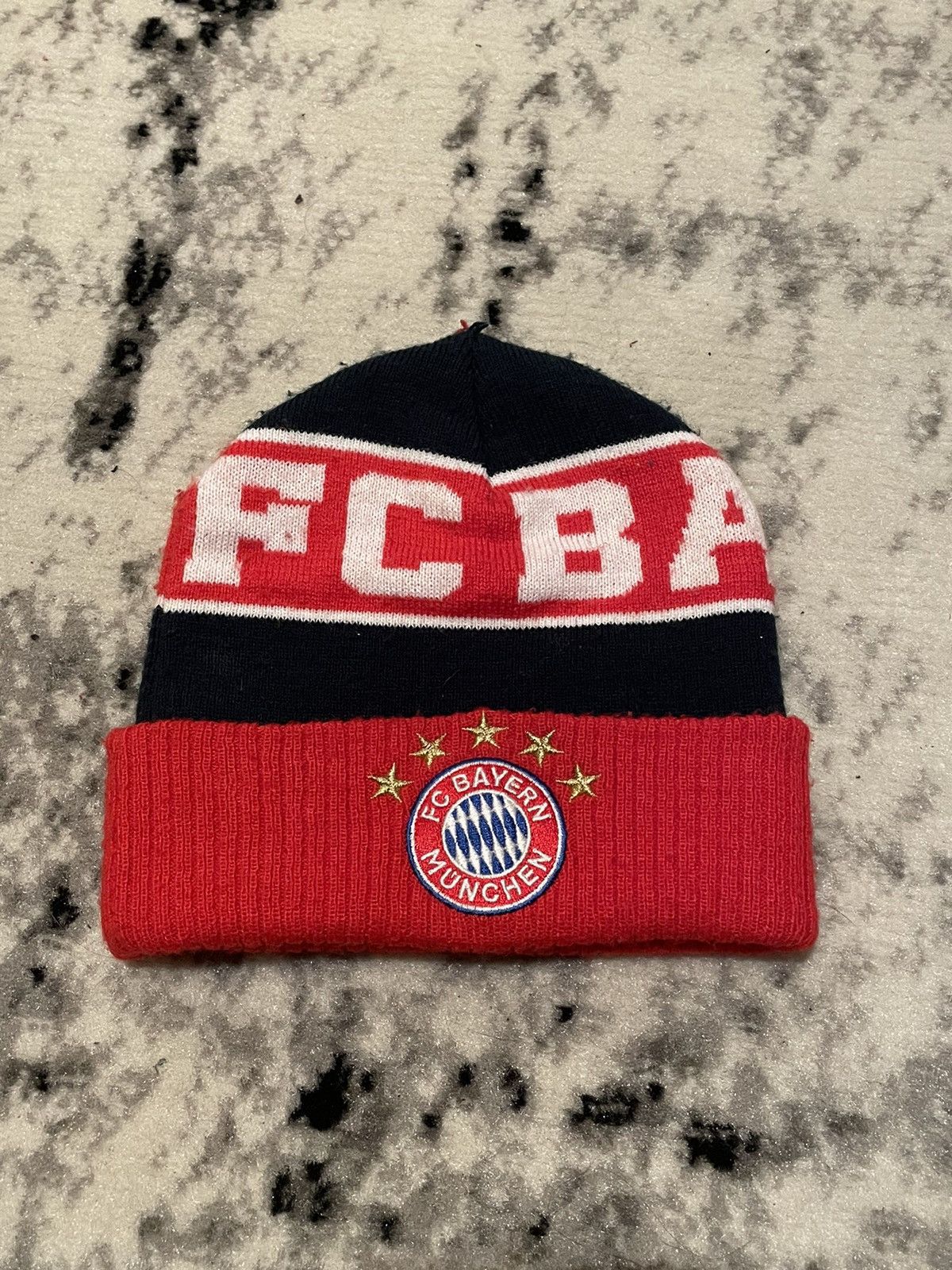 Vintage Vintage Beanie Hat Bayern Munich Football Y2k Size ONE SIZE - 1 Thumbnail