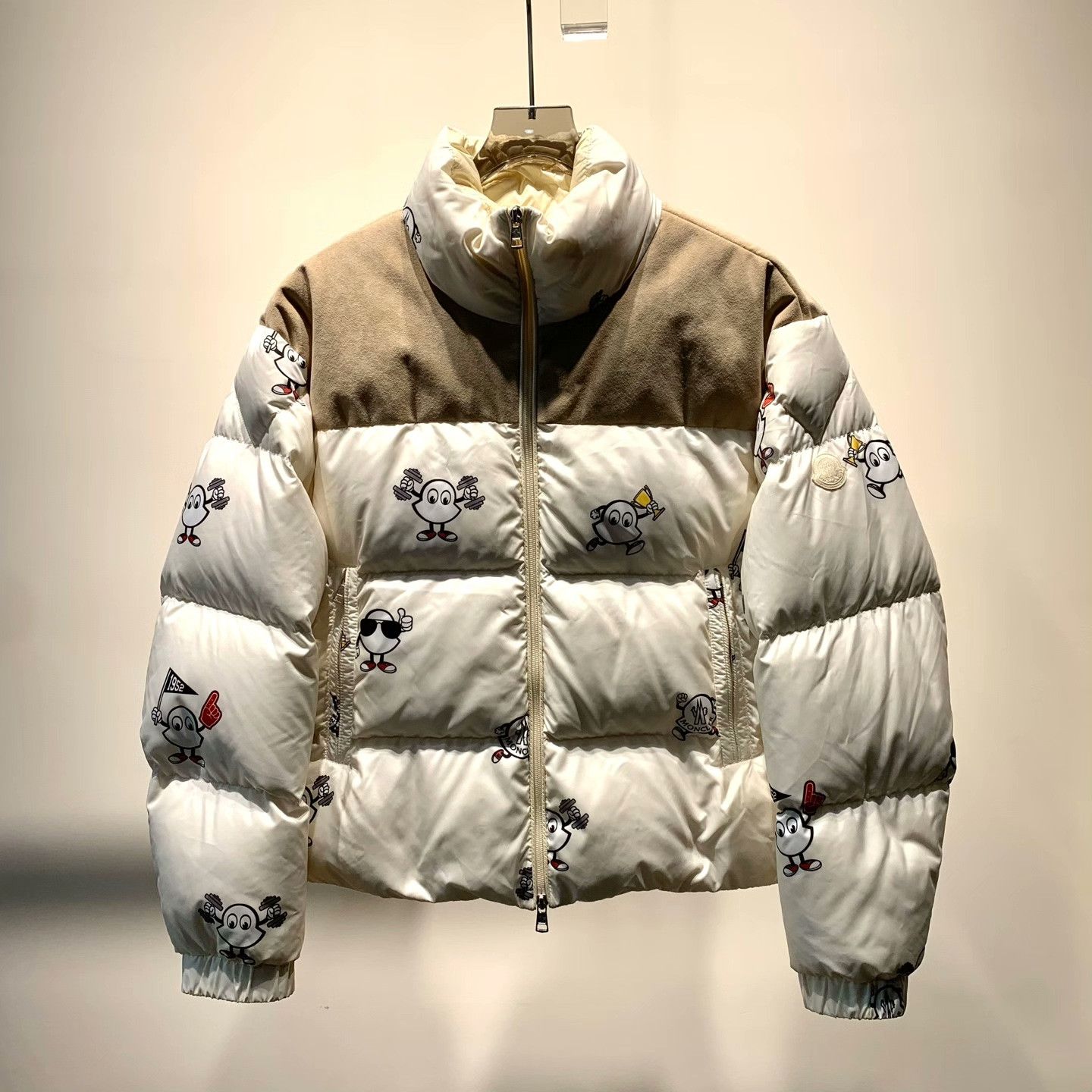Moncler Moncler Down Printed Down Jacket XS Women Size XS / US 0-2 / IT 36-38 - 1 Thumbnail