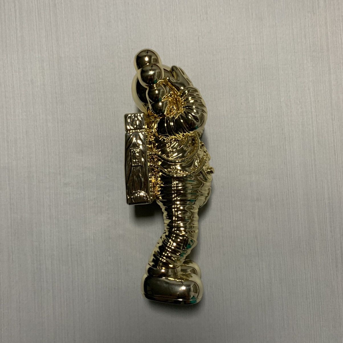 Kaws KAWS Holiday Space Figure Gold Size ONE SIZE - 6 Thumbnail