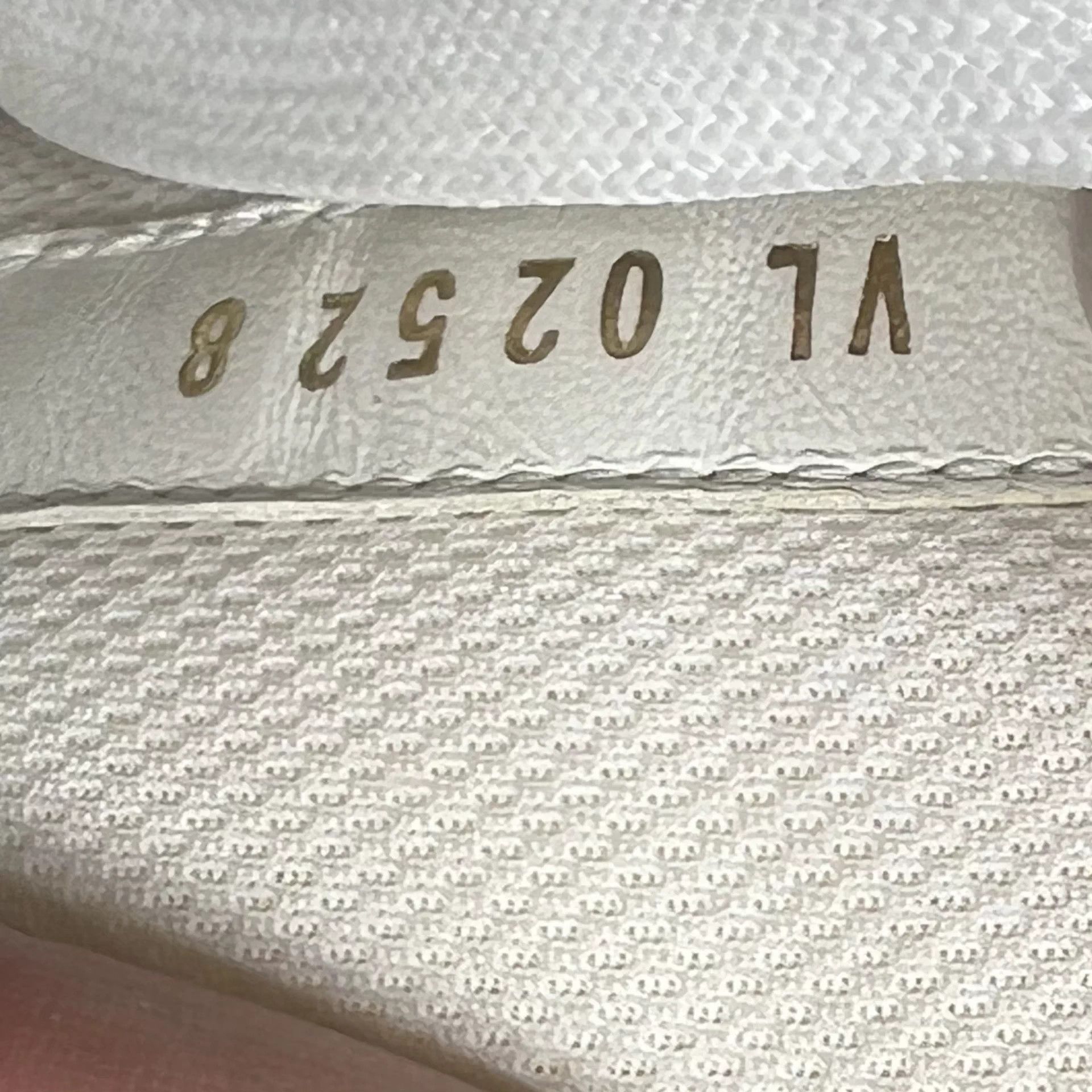 Louis Vuitton LV white blue denim trainer Size US 8 / EU 41 - 7 Thumbnail