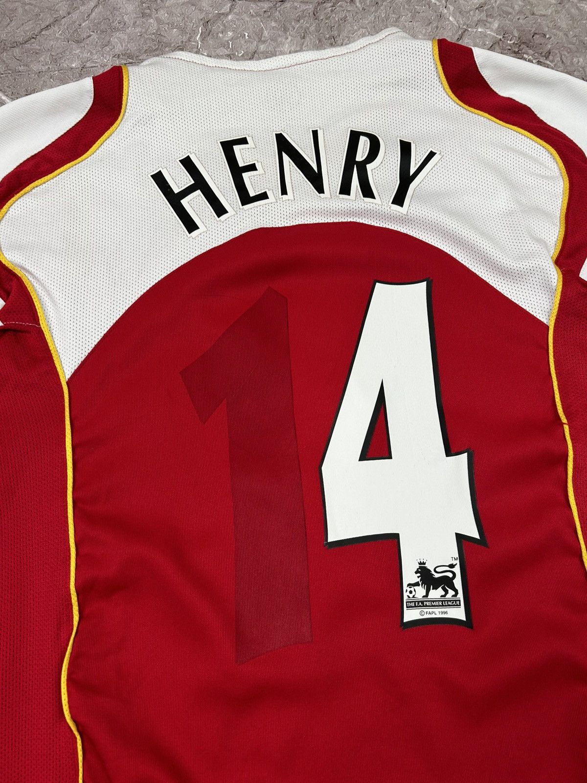 Nike × Vintage Nike Arsenal Thierry Henry 2004/05 vintage soccer jersey Size US L / EU 52-54 / 3 - 8 Thumbnail