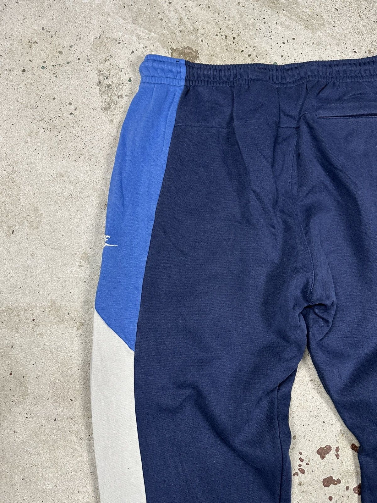 Nike Vintage Y2K Nike Baggy Blue Sweatpants Swoosh rare Size US 34 / EU 50 - 13 Thumbnail