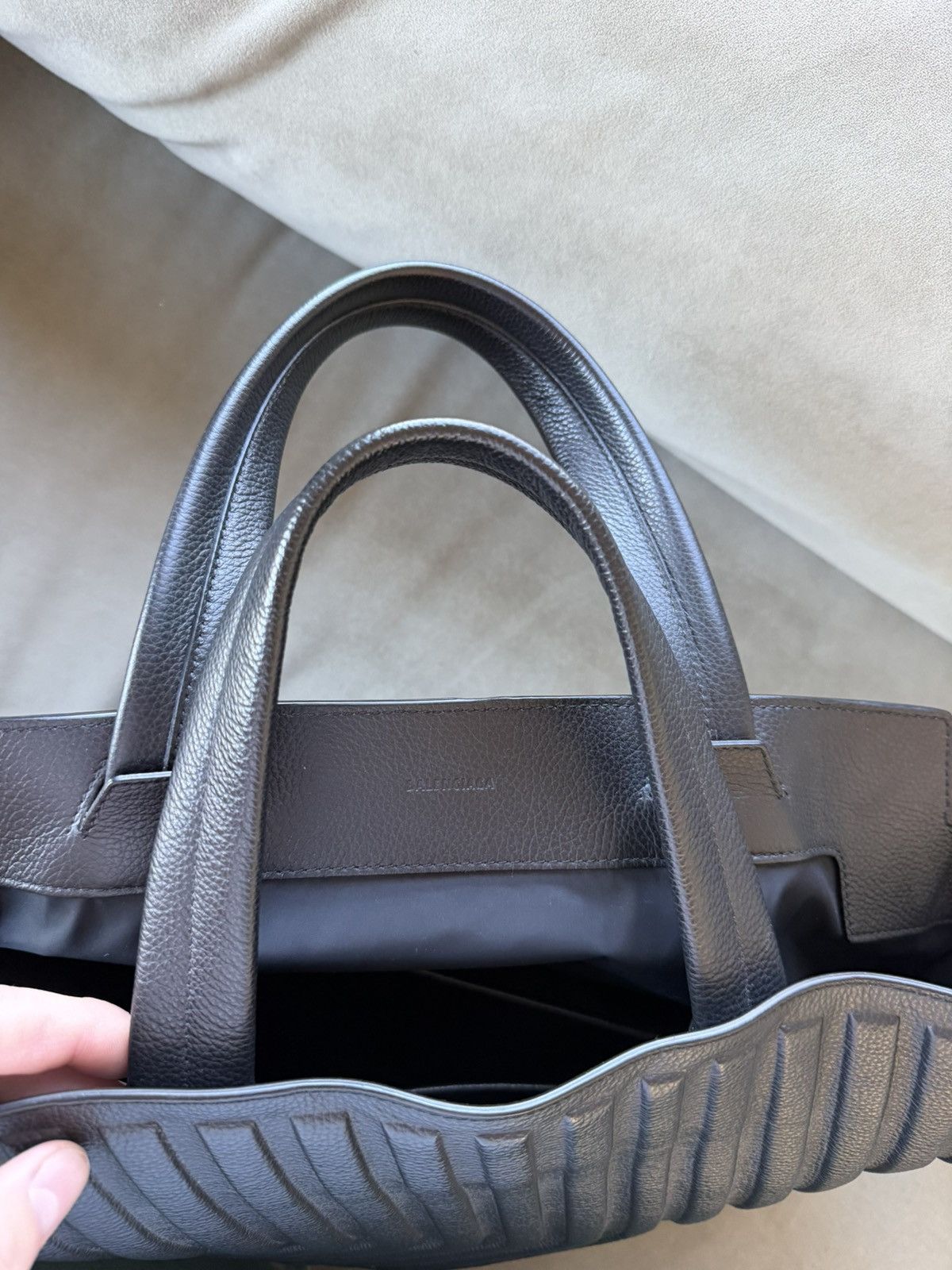 Balenciaga Balenciaga leather Car Sling/tote bag RARE with dust bag Size ONE SIZE - 11 Thumbnail