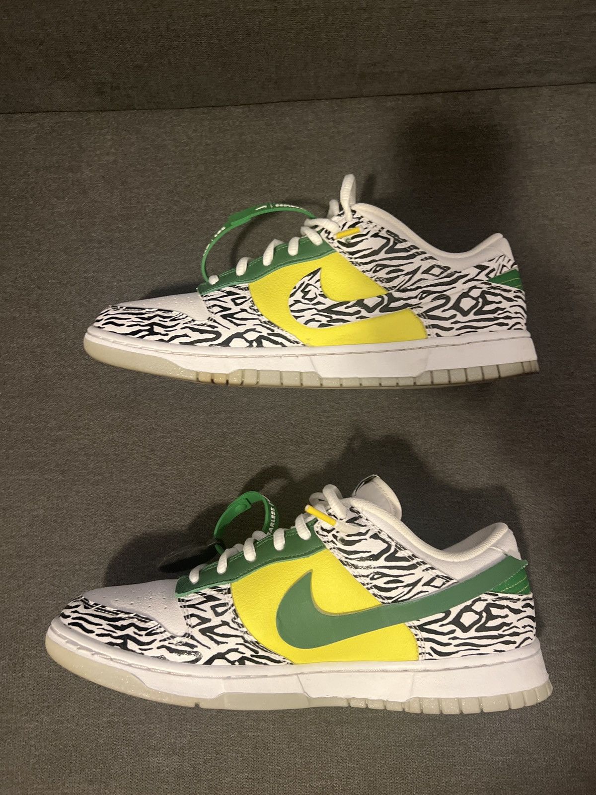 Nike Nike Dunk Low Doernbecher Size US 10.5 / EU 43-44 - 5 Thumbnail
