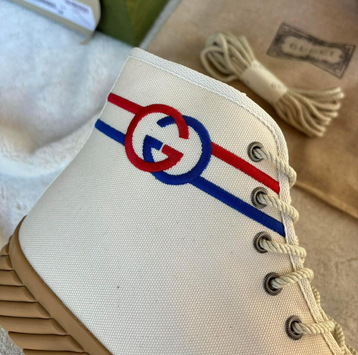 Gucci Gucci GG Cream Red/Blue High Tops Size US 11 / EU 44 - 2 Thumbnail