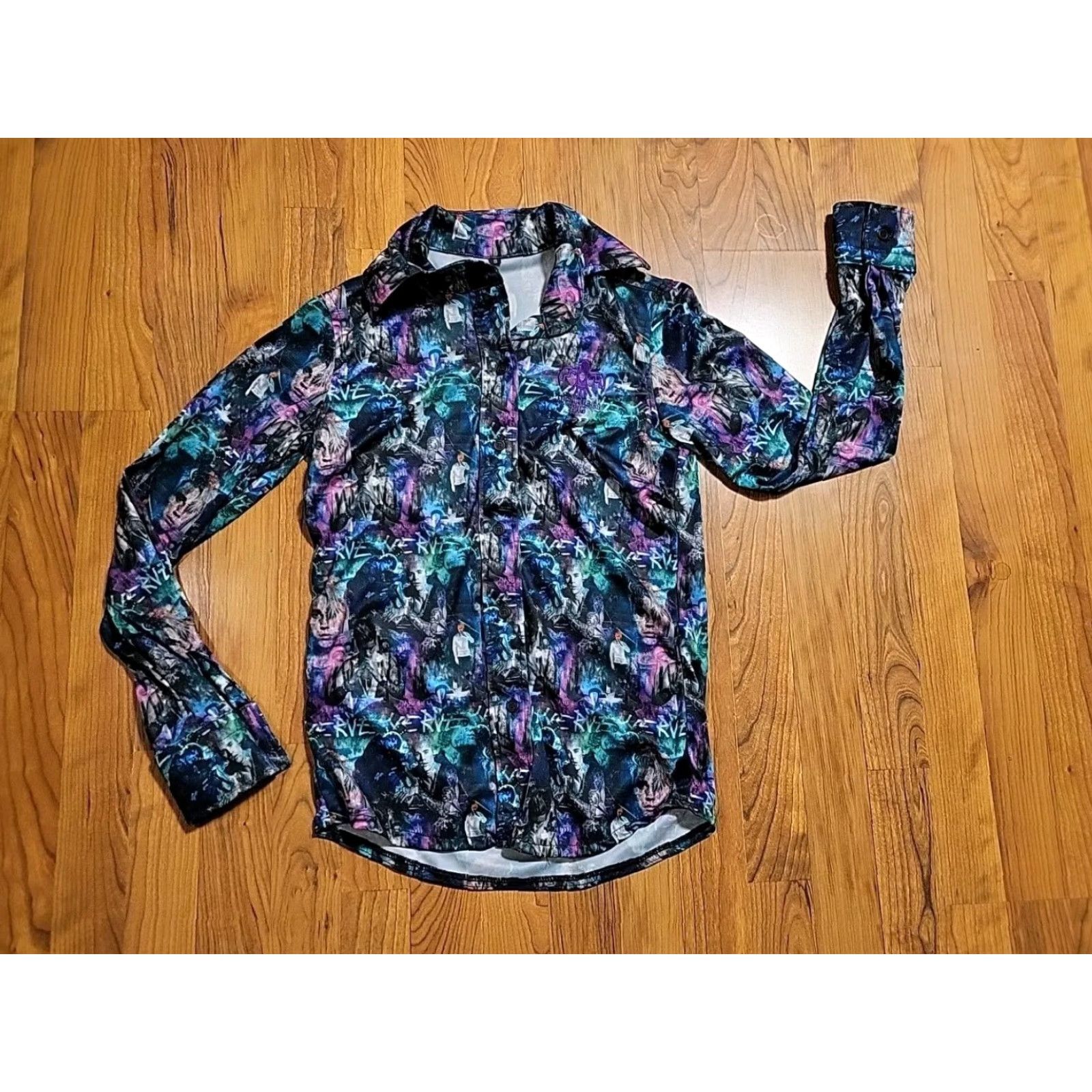 Vintage Justin Beiber LS Shirt Button-Up All Over Print Polyester Disco-style Small Mens Size US S / EU 44-46 / 1 - 6 Thumbnail
