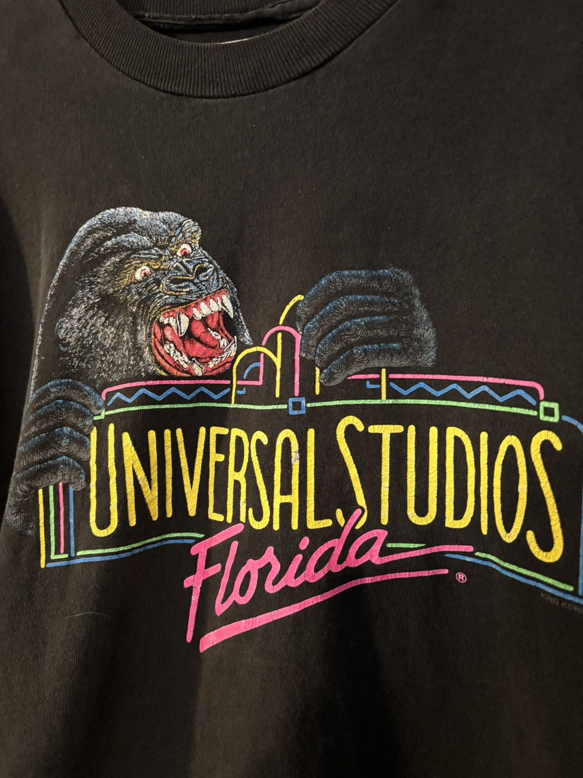 Vintage Vintage 90s Universal Studios Florida King Kong Tshirt Size US XL / EU 56 / 4 - 2 Thumbnail
