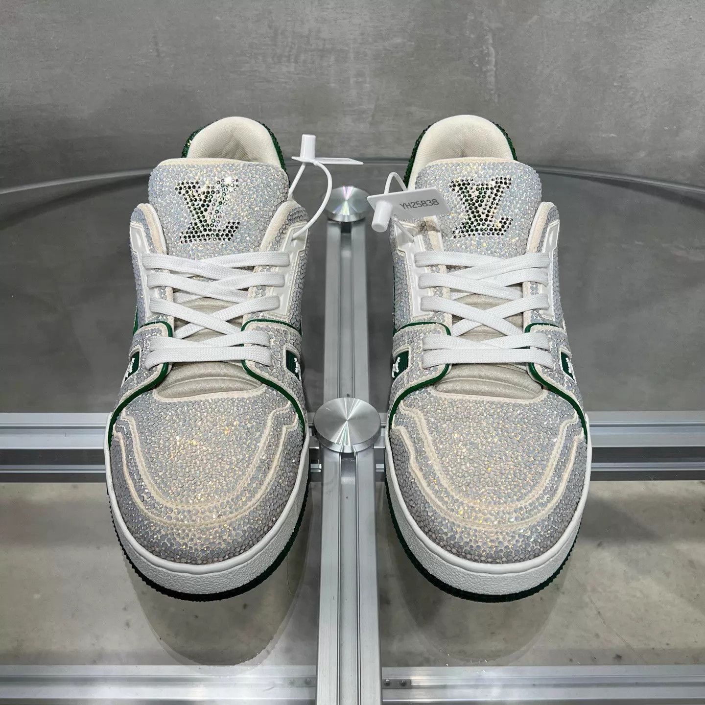 Louis Vuitton LV Trainer White Green Diamond-Embellished UK7.5/41.5 YH25837 Size US 8.5 / EU 41-42 - 1 Thumbnail