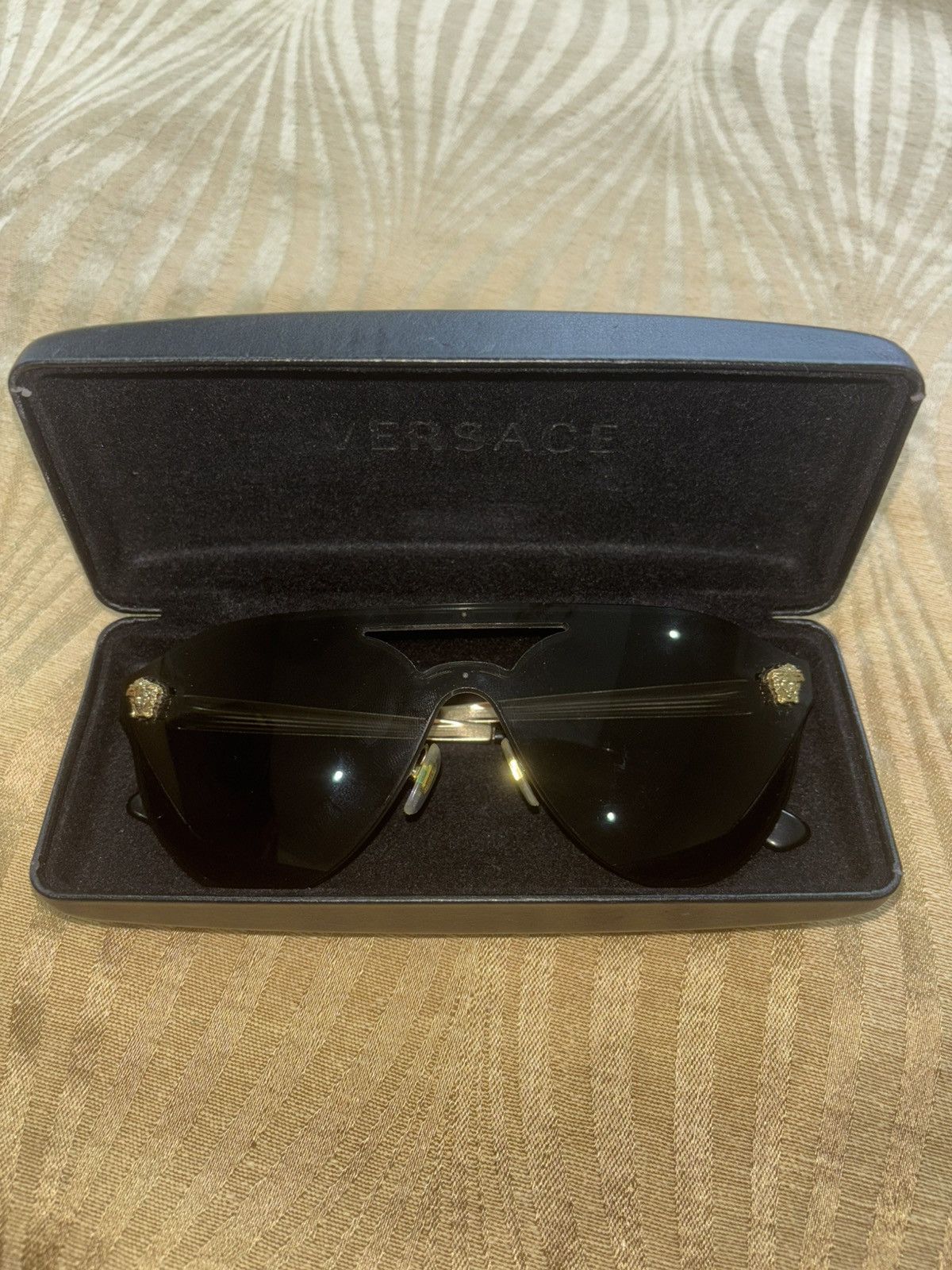 Versace Versace Shield Sunglasses Black Gold Medusa Logo w/ Case Size ONE SIZE - 7 Thumbnail