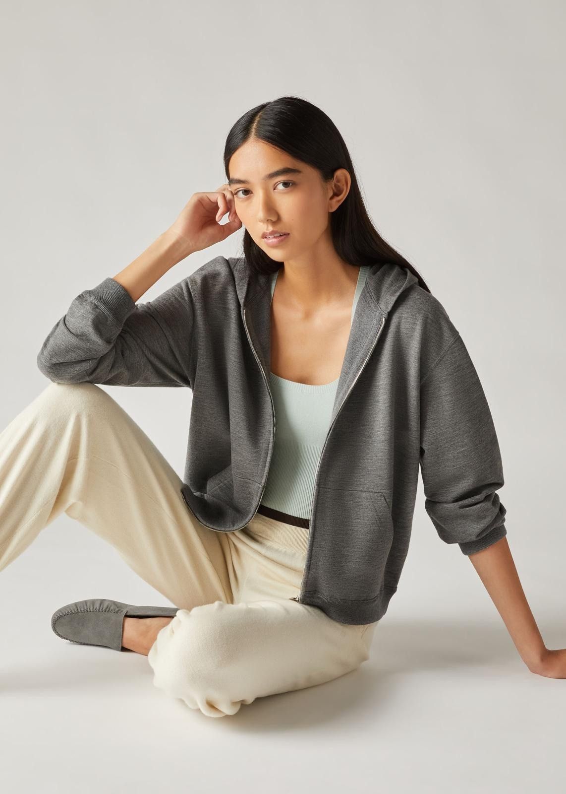 Loro Piana o1srvl11e1024 Cocooning Hooded Sweatshirt in Dark Grey Size M / US 6-8 / IT 42-44 - 4 Thumbnail