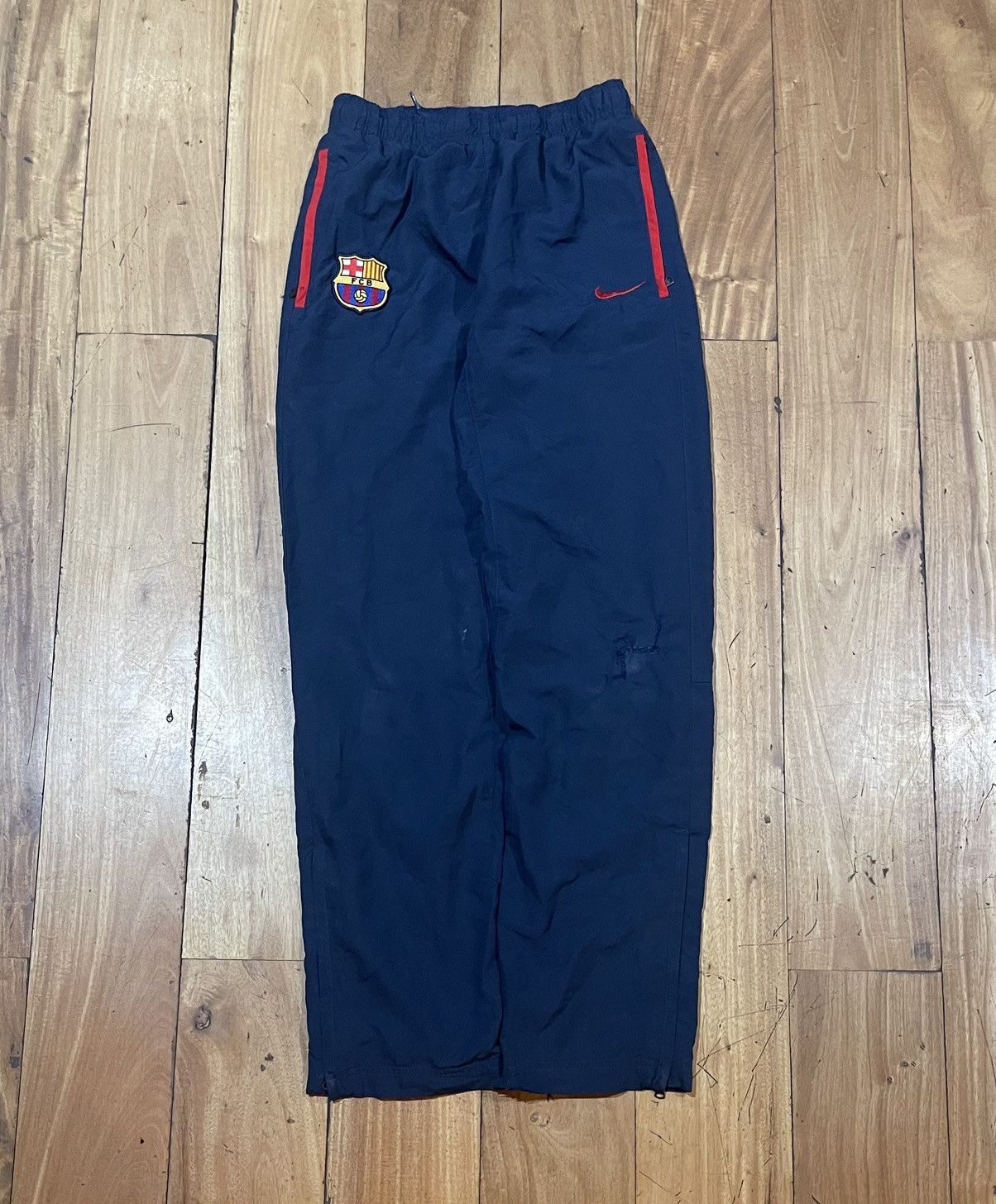 Nike Vintage nike Fc barcelona Y2K Baggy trackpants Xs-xxs Size US 28 / EU 44 - 1 Thumbnail