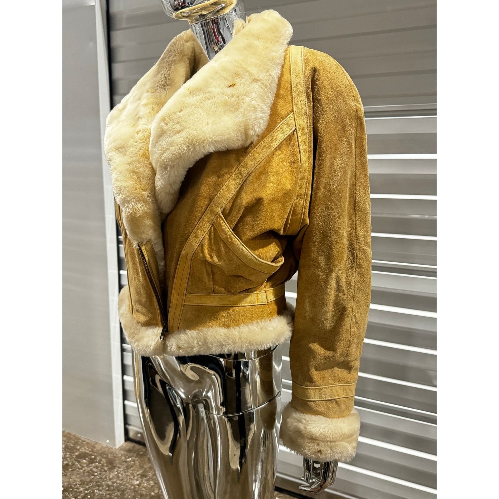 Vintage Cream Shearling Cropped Leather Jacket Size M / US 6-8 / IT 42-44 - 3 Thumbnail