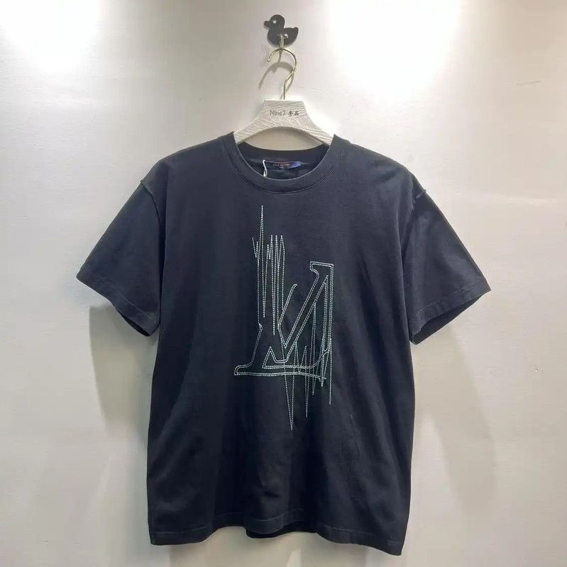 Louis Vuitton Louis Vuitton Black Cotton Men's T-Shirt 0089 Size US M / EU 48-50 / 2 - 1 Thumbnail