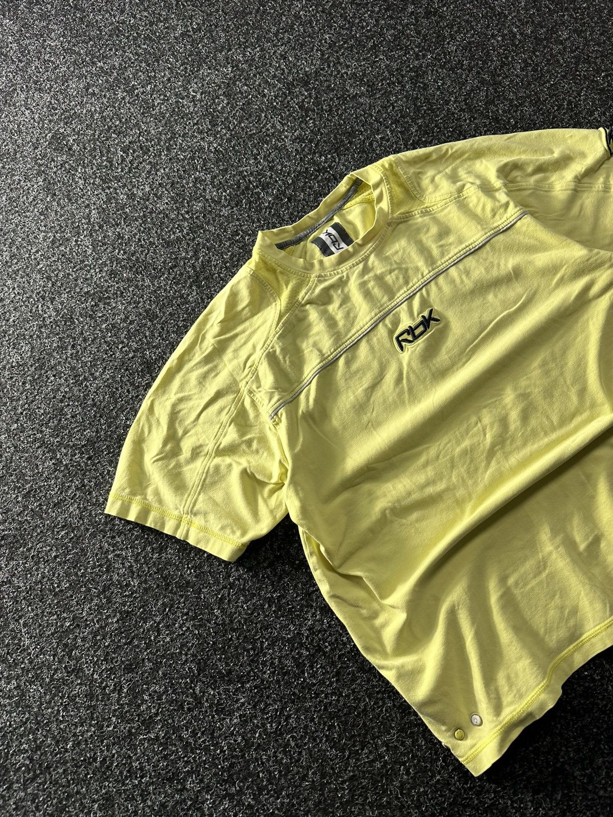 Vintage 🚨Vintage REEBOK Athletic y2k TEE Central logo Vintage Size US M / EU 48-50 / 2 - 2 Thumbnail