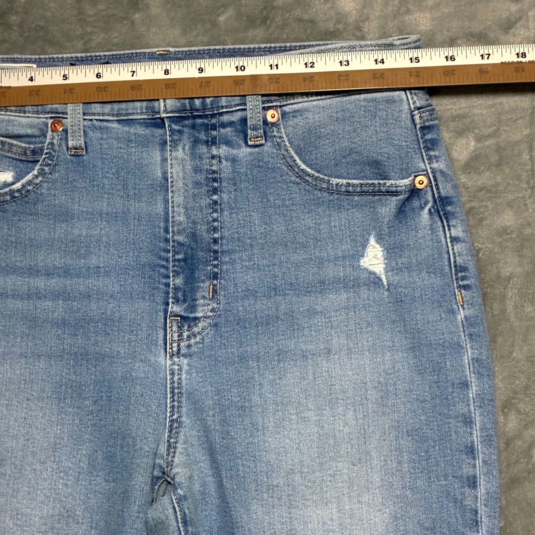 Gap VINTAGE? GAP Kick Fit High Rise Distressed Light Wash Denim Crop Jeans Women's 29/8T Tall Size 30" / US 8 / IT 44 - 7 Thumbnail