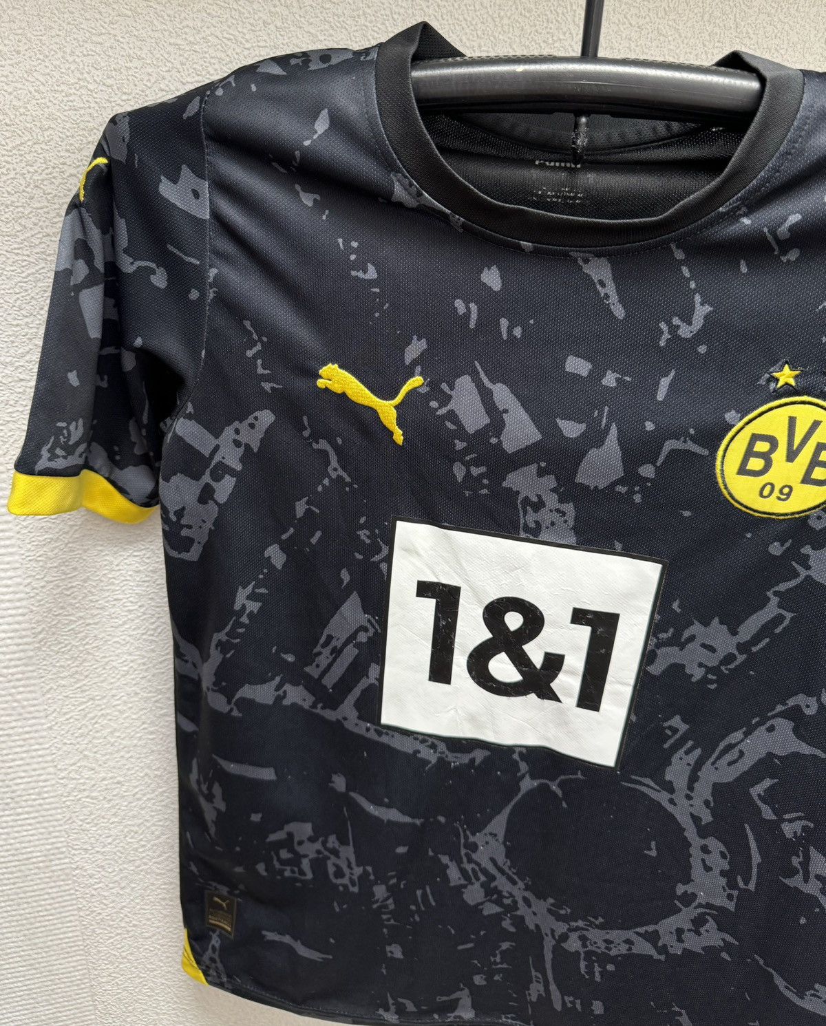 Puma Adeyemi 27 Borrusia Dortmund BVB soccer jersey M-L sz Size US M / EU 48-50 / 2 - 3 Thumbnail