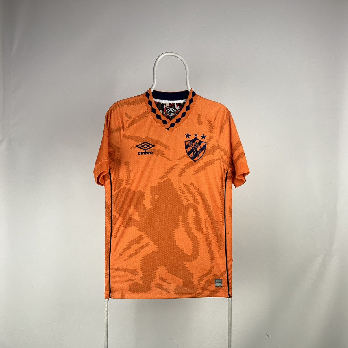 Umbro The Umbro Sport Recife 2021-22 third shirt size Medium Size US M / EU 48-50 / 2 - 1 Thumbnail