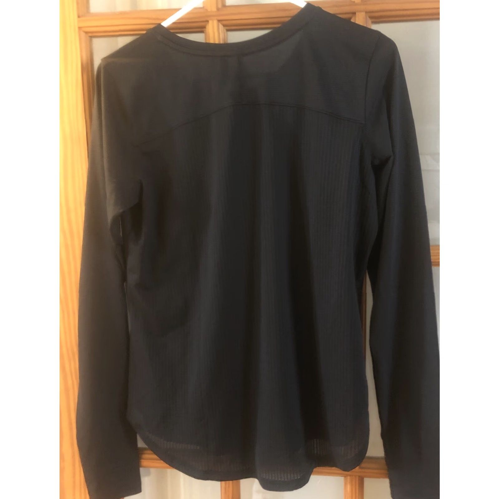 Under Armour Womens Under Armour Shirt Long Sleeve Running Heat Gear UA Top Medium Black Size M / US 6-8 / IT 42-44 - 4 Thumbnail