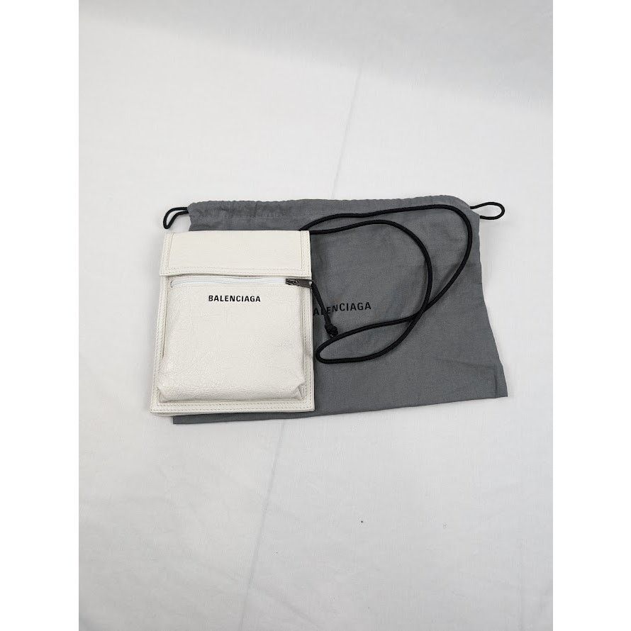 Balenciaga o1rshd1 Size: OS / Arena Lamb Dr Explorer Pouch Strap White Size ONE SIZE - 18 Thumbnail