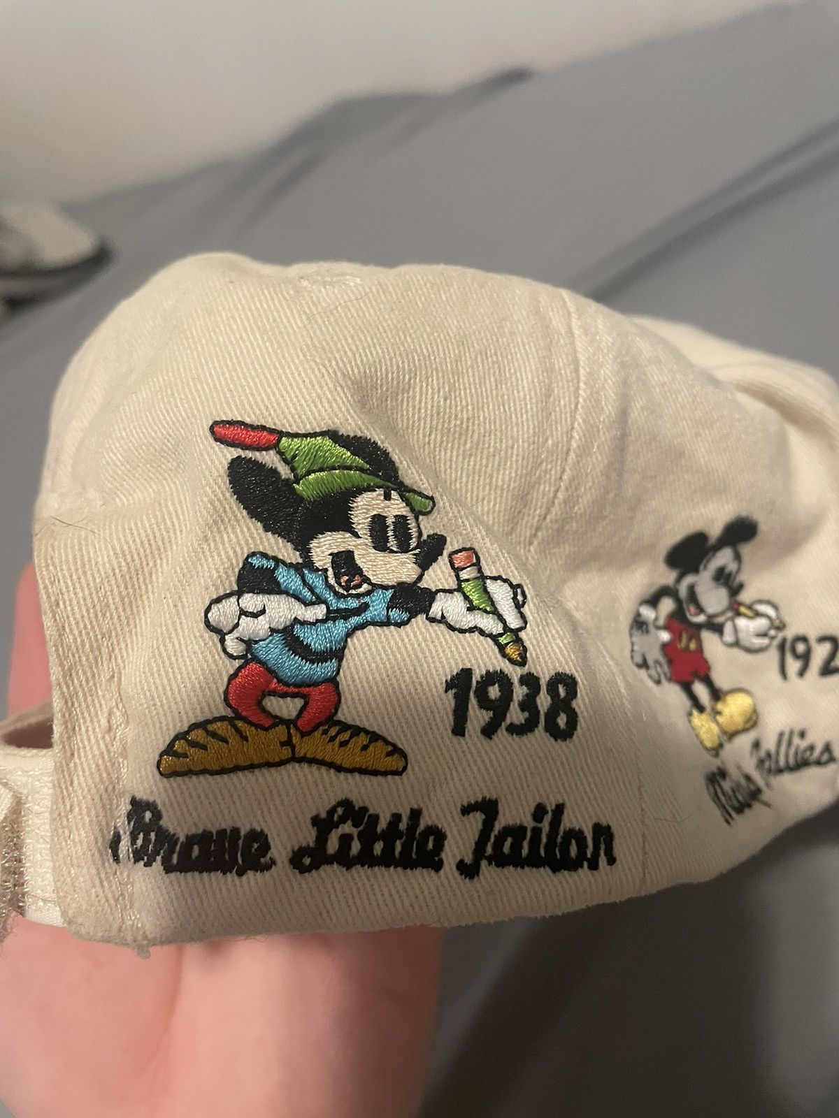 Disney 6 panel Mickey Eras Hat Size ONE SIZE - 5 Thumbnail