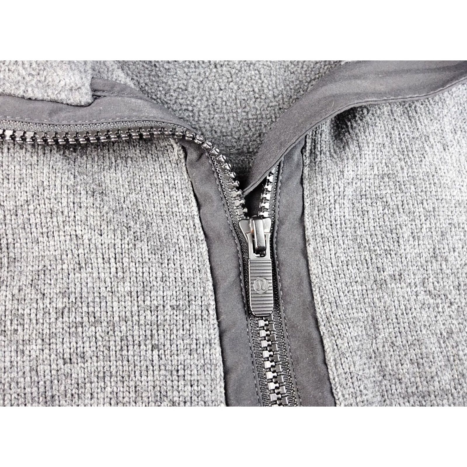Lululemon Lululemon Jacket Full Zip Sweatshirt Women’s XL Gray Fleece Activewear Jacket, Basic Style, Chest 42" Length 27" Size XL / US 12-14 / IT 48-50 - 4 Thumbnail