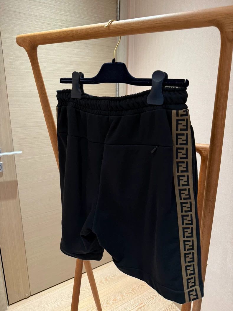 Fendi Fendi Logo Short Pants in Size 44 Size US 44 / EU 60 - 2 Thumbnail