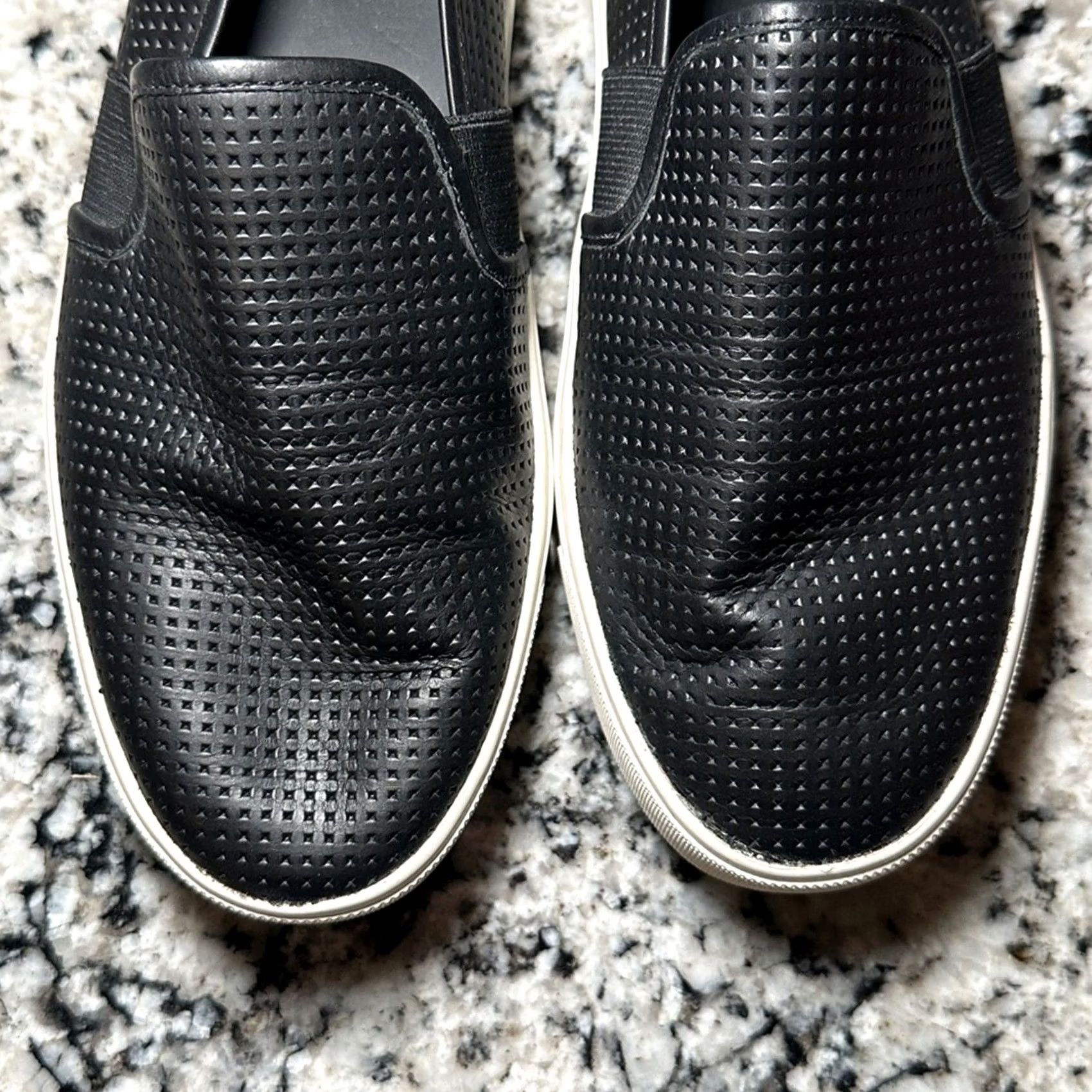 Vince Vince Slip On Sneakers 7 Women Black Mens? No - Women US 7 Slip On Shoes Vince Black 7 Women Size US 7 / IT 37 - 7 Thumbnail