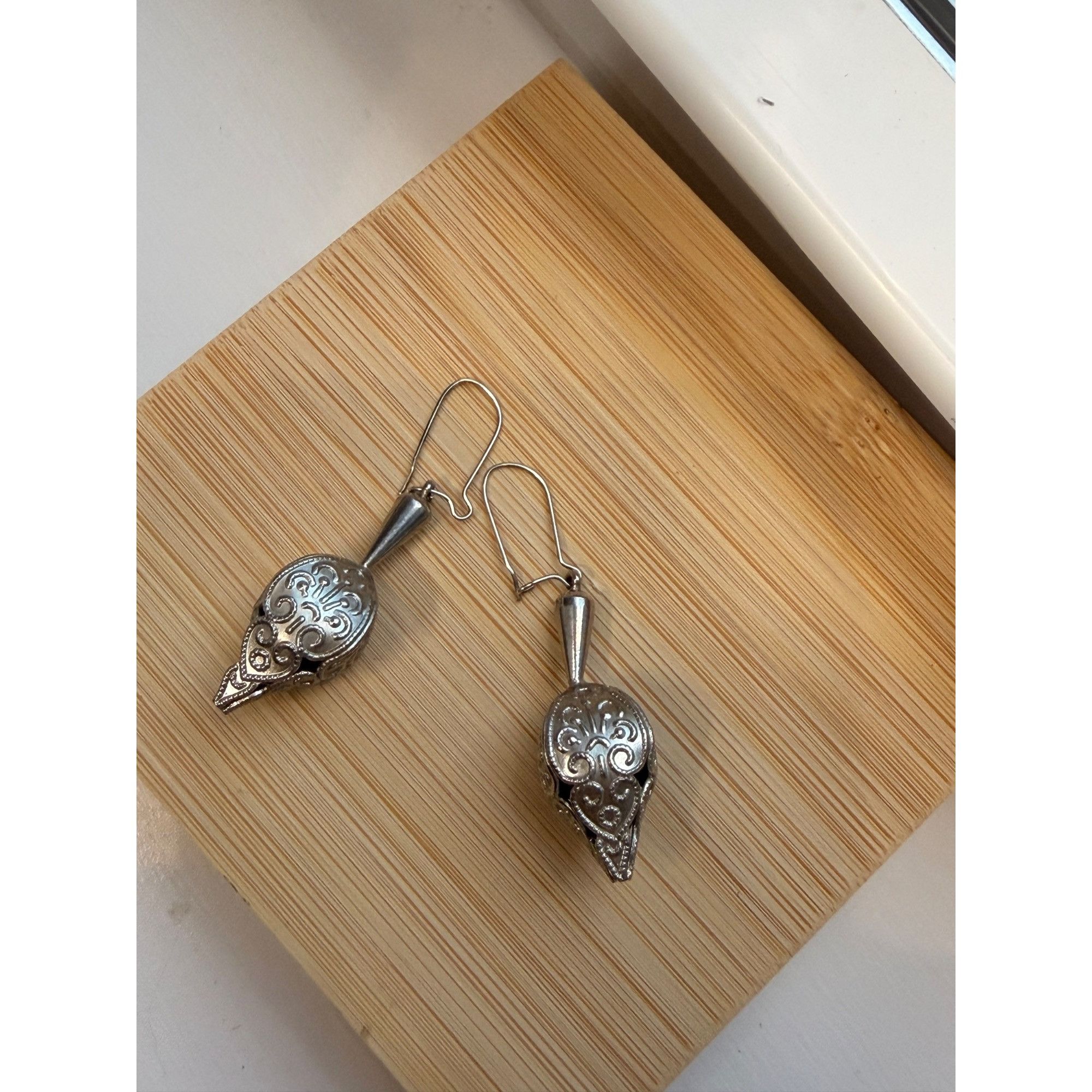 Other Silver ornate Filigree Teardrop Dangle Earrings Size ONE SIZE - 4 Thumbnail