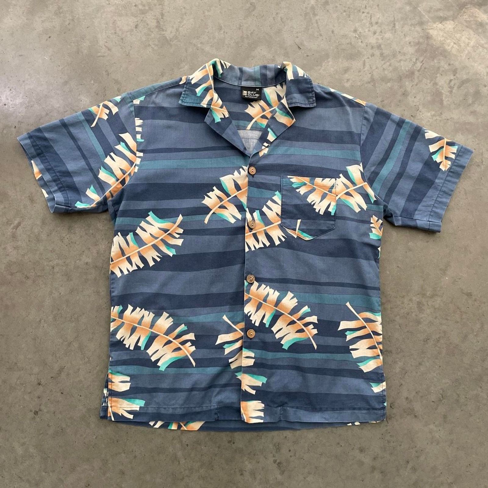 Vintage Vintage Bay Club Blue Tropical Hawaiian Shirt Size US M / EU 48-50 / 2 - 1 Thumbnail
