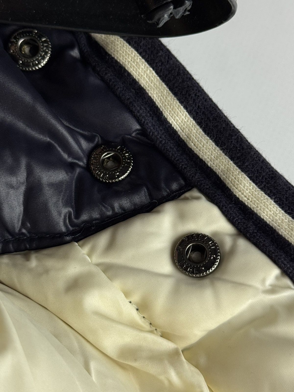 Moncler Moncler Branson Down Puffer Jacket Blue Size - 4 Size US L / EU 52-54 / 3 - 18 Thumbnail