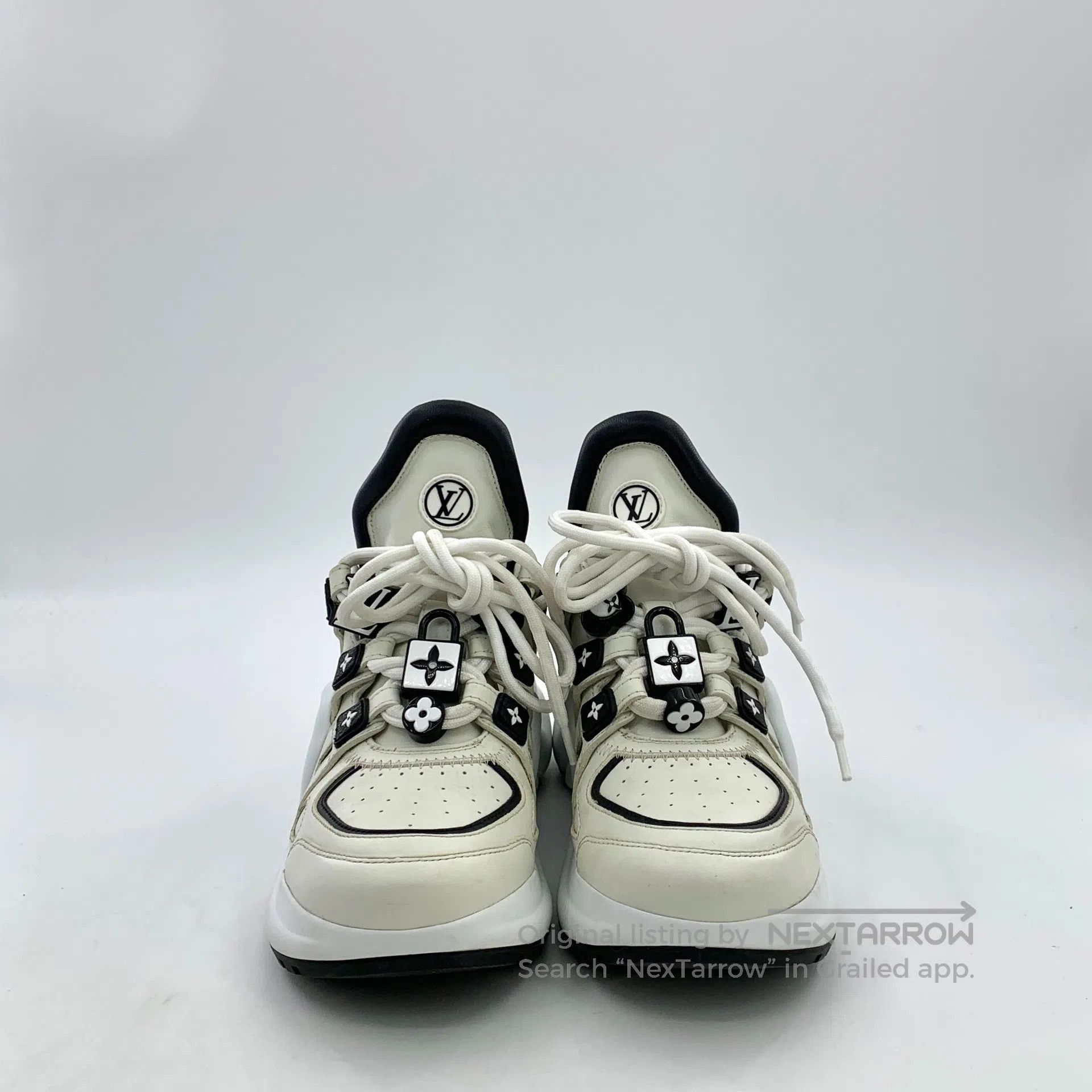 Louis Vuitton Louis Vuitton White Monogram Round Toe Tie Low Top Arch Sh Size US 4.5 / IT 34.5 - 3 Thumbnail