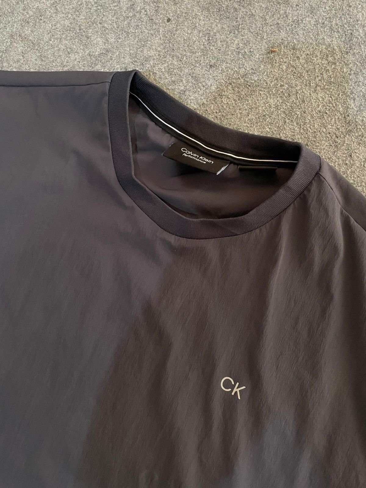 Calvin Klein CALVIN KLEIN PERFORMANCE T-SHIRT PARACHUTE MATERIAL Size US XL / EU 56 / 4 - 2 Thumbnail